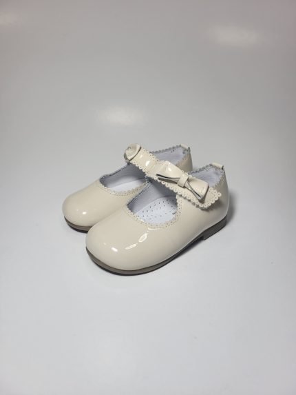 Sapato Clássico Charol Beach Bege